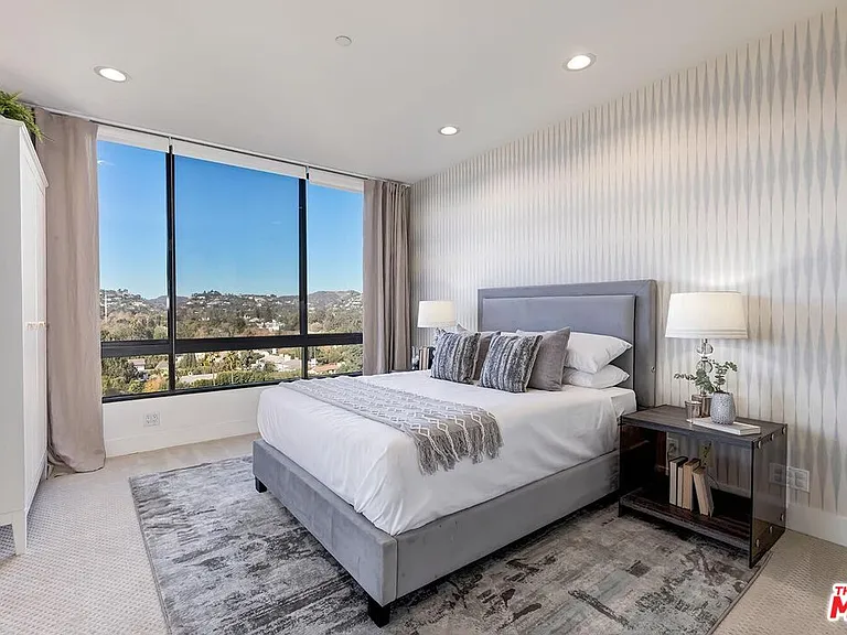 10350 Wilshire Blvd #1102 — Photo 30