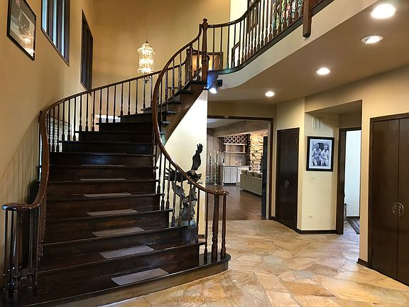 3rd image of 2064 Tennyson Ln