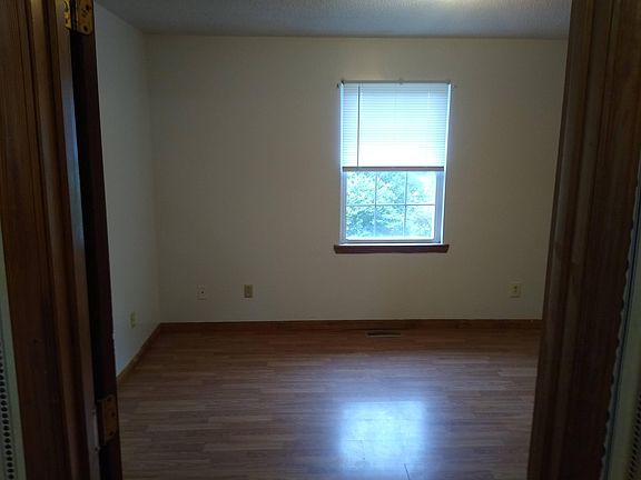 4th image of 153 Minga Dr
