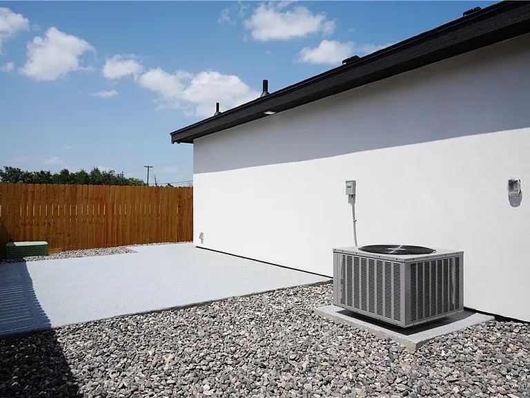 1200 S Woodland Dr #3 — Photo 12