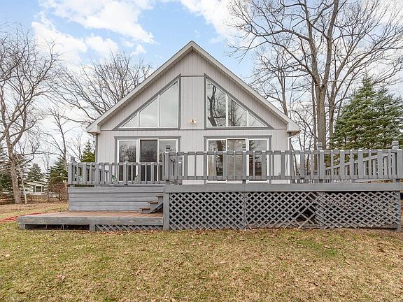 3rd image of 212 Arrowhead Dr