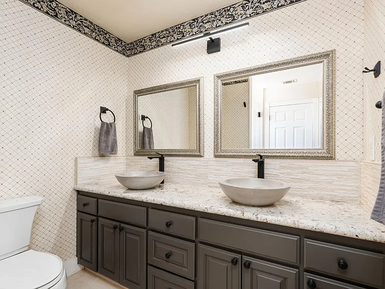 14215 Killarney Dr — Photo 56