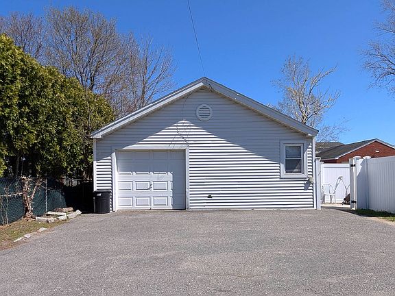 4th image of 643 Midvale Ave