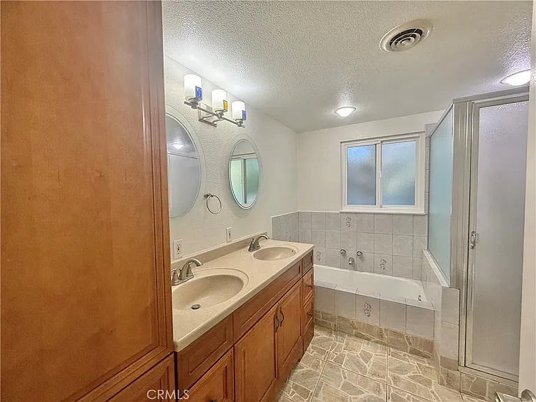 61 E Orange Grove Ave — Photo 38