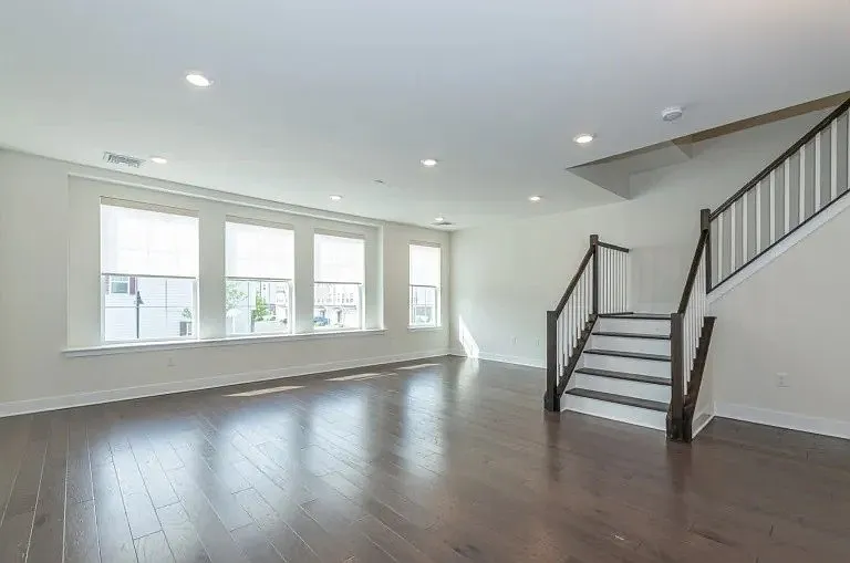 10 Colgate Dr — Photo 2