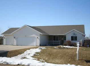 N1795 Reimer Dr, Greenville, WI 54942