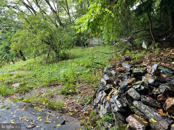 2165 S Front St, Steelton, PA 17113