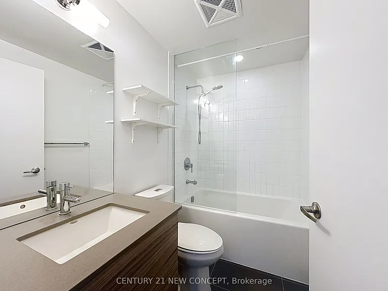 210 Simcoe St #1909 — Photo 9
