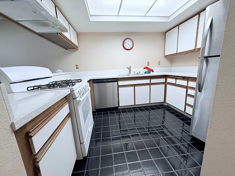 753 Park Shadow Ct — Photo 7