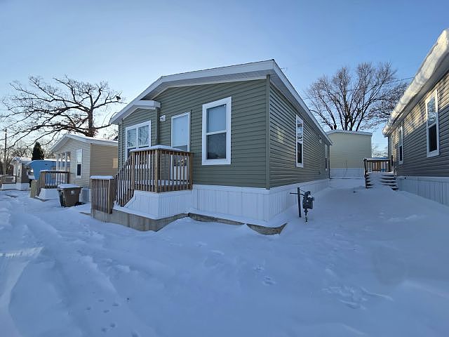 1st image of 226 Cardinal Ln #226