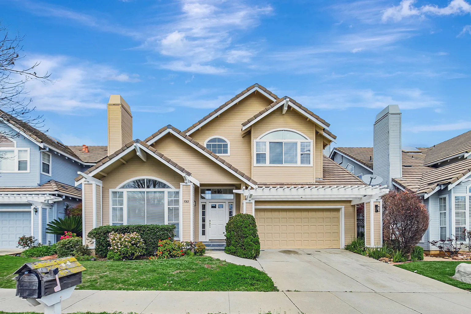 1083 Scaletta Ln photo 1