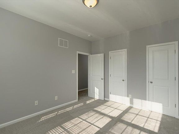 4th image of 213 Darenia Ln