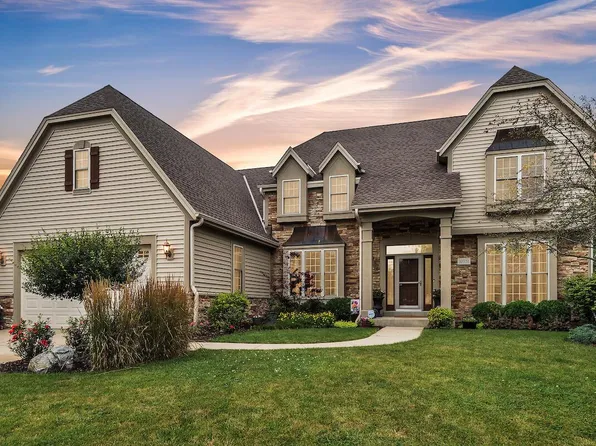 10381 S Redcap LANE, Oak Creek, WI 53154