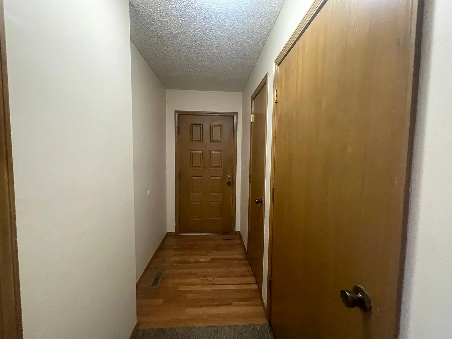Cozy House 3 bed 2 bath 2 car garage looking for you! Located in desired southeast Springfield ne... — Photo 3
