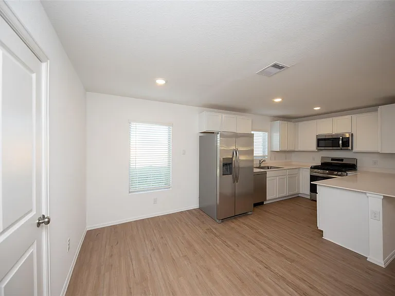 7235 Gorrian — Photo 14