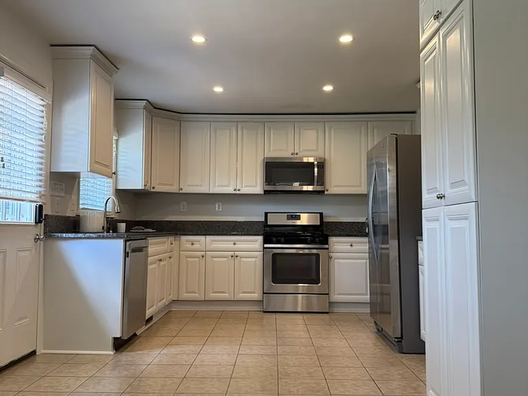 5748 Farmbrook Dr — Photo 8