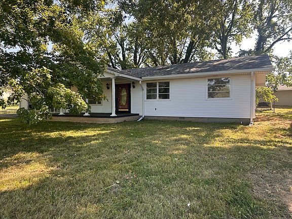 3rd image of 380 Golf Course Rd