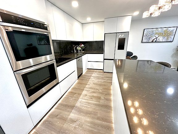 3rd image of 255 Strawberry Hill Ave #D7
