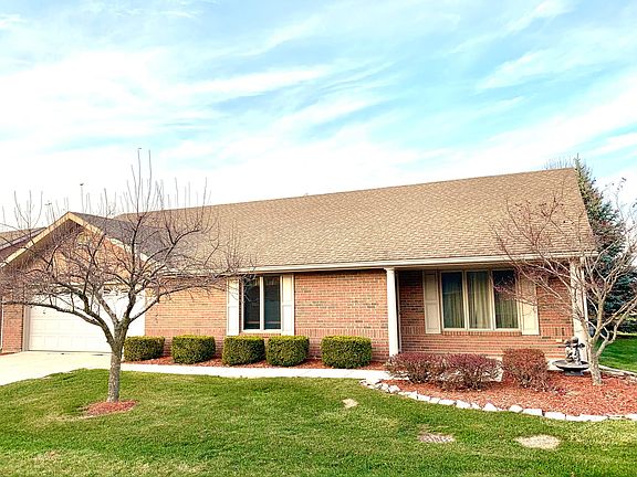 2nd image of 794 Hickory Hl #794