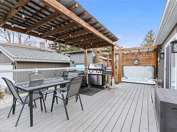 4th image of 104 Concession Rd E