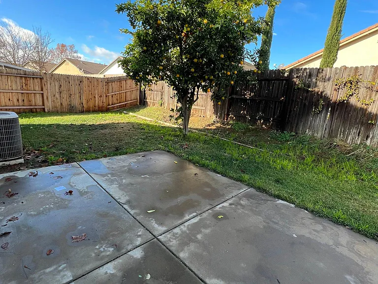 7798 Neyland Way — Photo 10