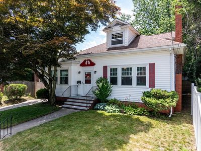389-391 Pontiac Ave, Cranston, RI, 02910
