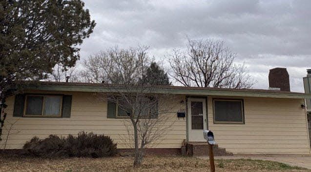 1st image of 202 N Jaycee Ave