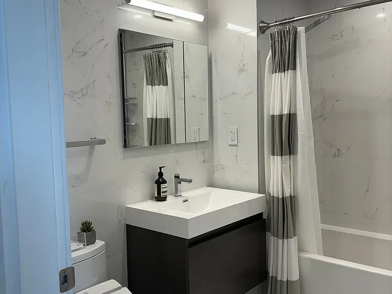 40 Pinehurst Ave #5C — Photo 10