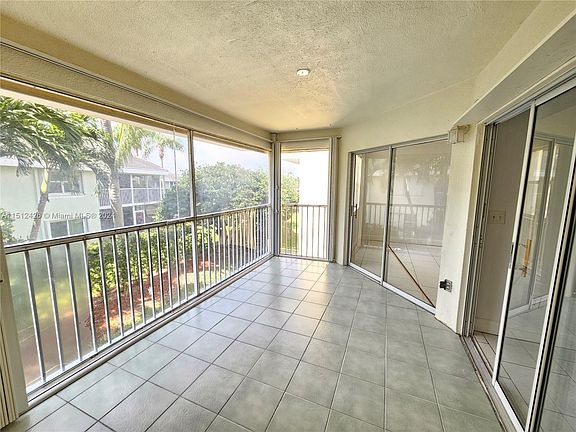 5th image of 2504 SE 19th Pl #202-A