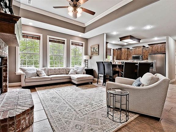 5th image of 2 Brierton Ln