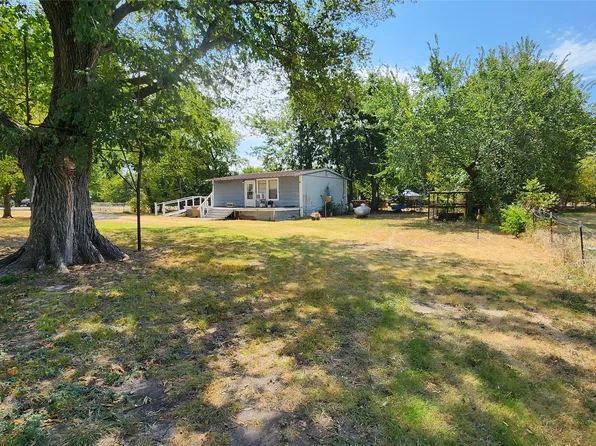 197 Gladys St, Lone Oak, TX 75453