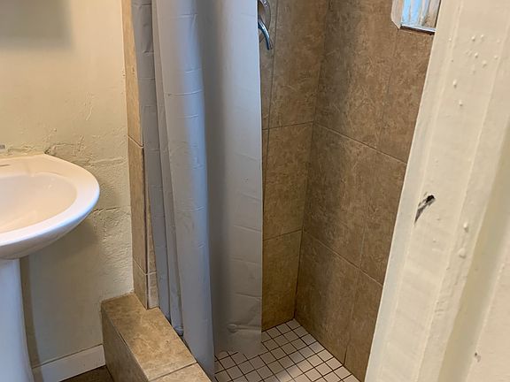 5th image of 13 W Palmdale St #4