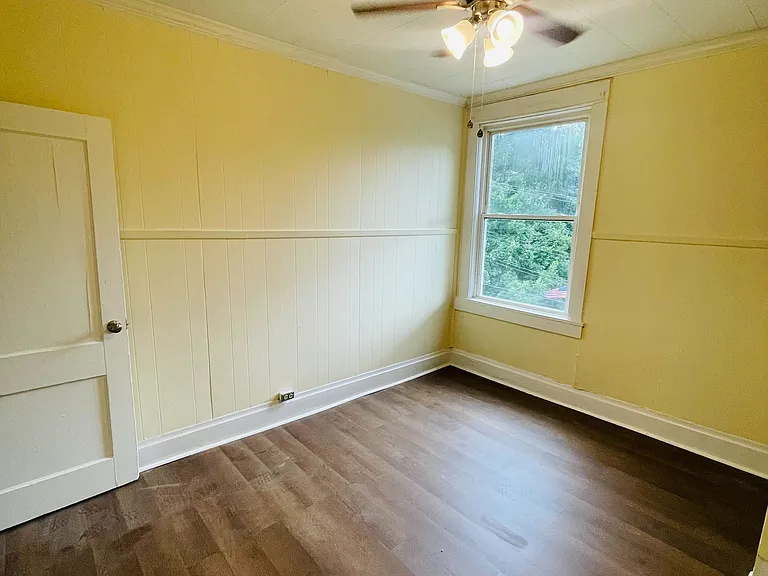537 E Washington St #3 — Photo 13