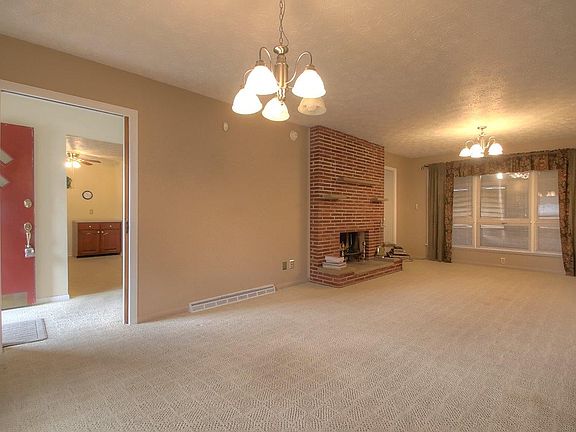 4th image of 108 Powell Dr