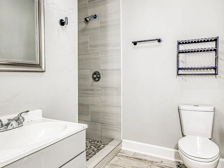 3622 Douglas Ave #5 — Photo 23