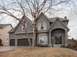 5517 NE Oaks Ridge Ln, Lees Summit, MO 64064