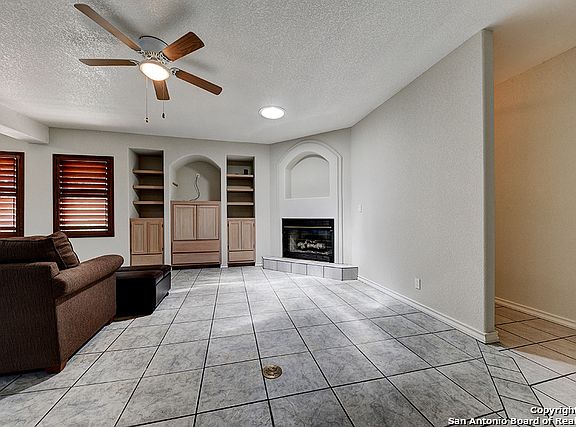 4th image of 109 Plaza Dr