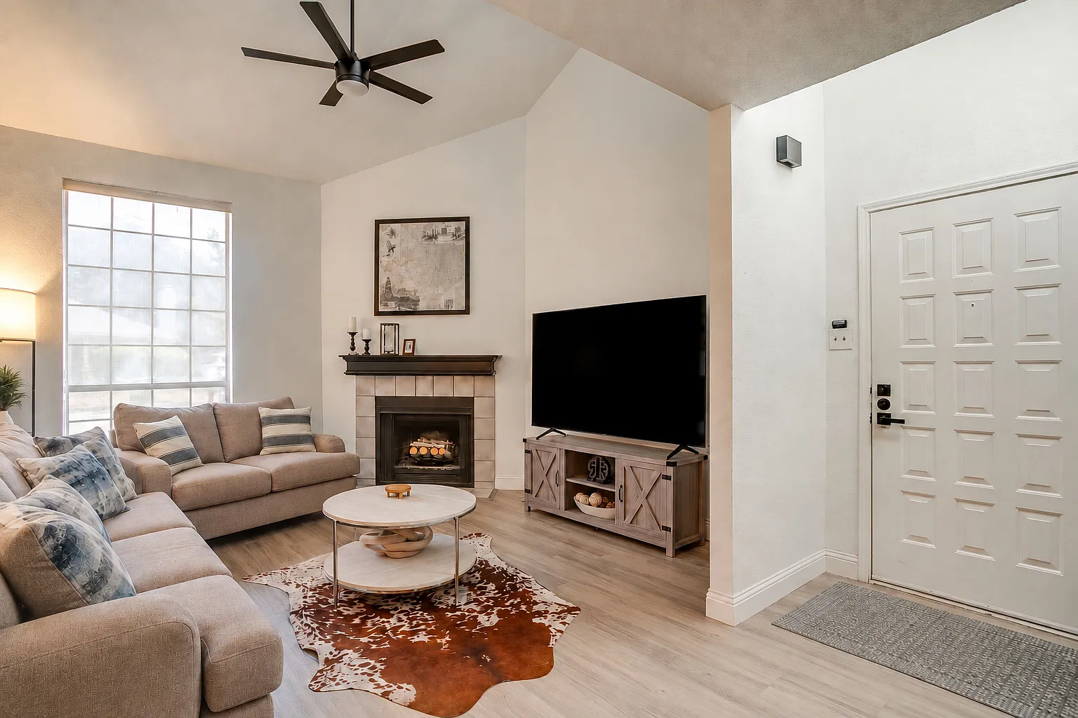 2 bed, 1607 sqft, $2,495 — Photo 3