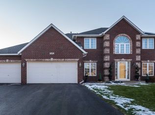 2482 Lone Eagle Trl, Woodbury, MN 55129