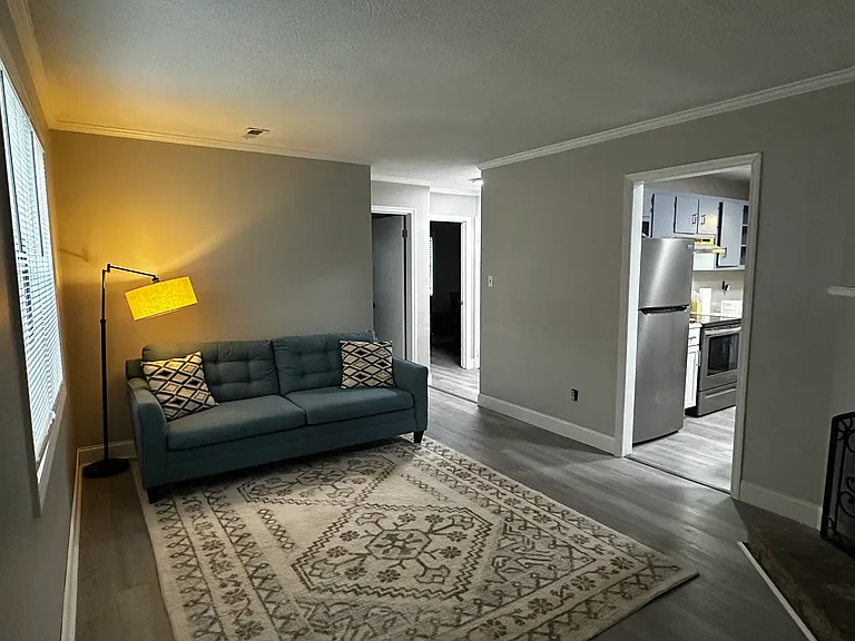 1325 Stevens Ave NE #A — Photo 6