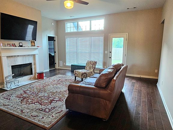 2nd image of 905 Overture Dr