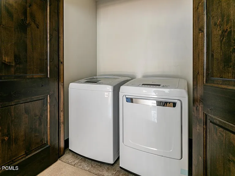 1018 W Abigail Dr — Photo 29