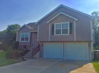 519 Hillbrook Dr, Lansing, KS 66043