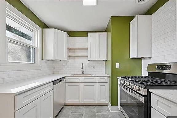 3rd image of 501 Saint Ann St