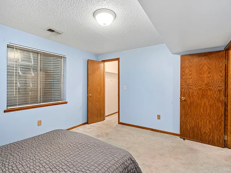 1702 Dora St — Photo 37