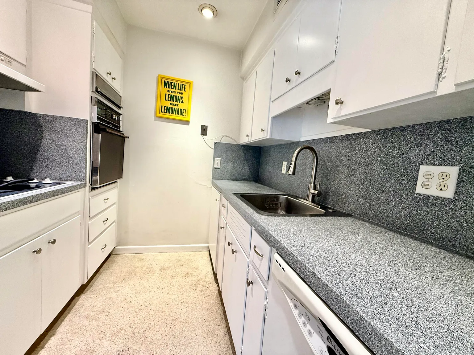 2 bed, 2.0 bath, 1078 sqft, $6,500 — Photo 2