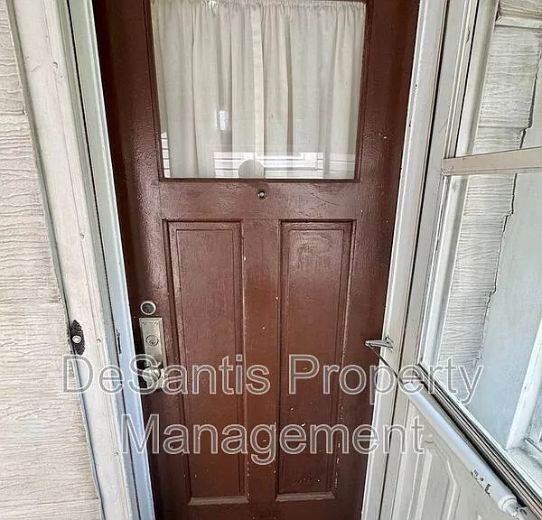 227 5th Ave #2 — Photo 6