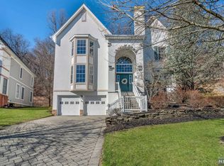 9 Woods End, Oakland, NJ 07436