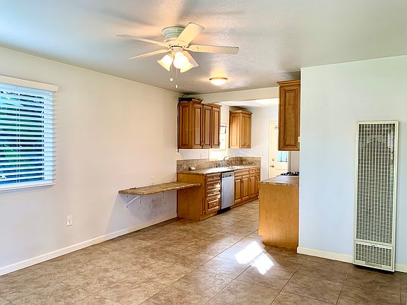 5th image of 902 Thomas Ave #902