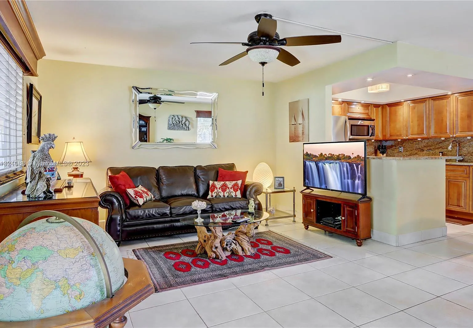1 bed, 1.5 bath, 726 sqft, $1,700 — Photo 4